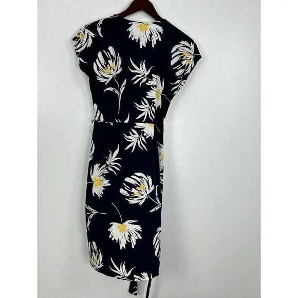 Maggy London Women Sz 8 Navy And Yellow Tropical Floral Cap Sleeve Wrap Dress N4 - Picture 3 of 11